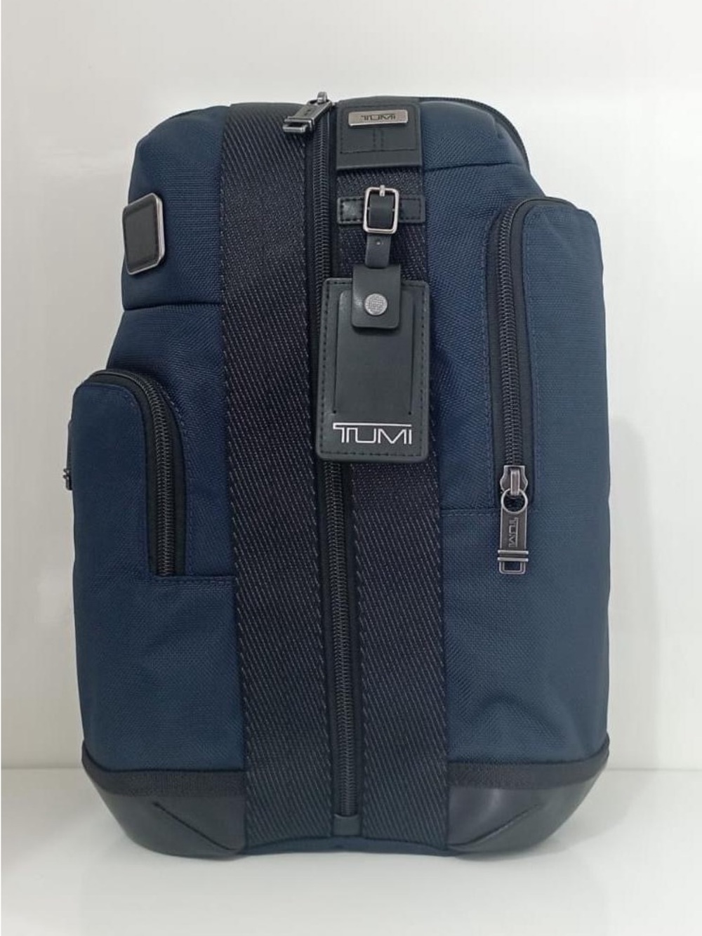Brand New with Tag TUMI Higgins Sling Navy Black